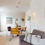 Appartement Strandnahe Mit Schwimmbad Im Haus, Liebeskind 80, Binz
