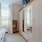 Appartement Strandnahe Mit Schwimmbad Im Haus, Liebeskind 80, *