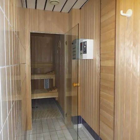 Strandnahe Mit Schwimmbad Im Haus, Liebeskind 80, Appartement Binz