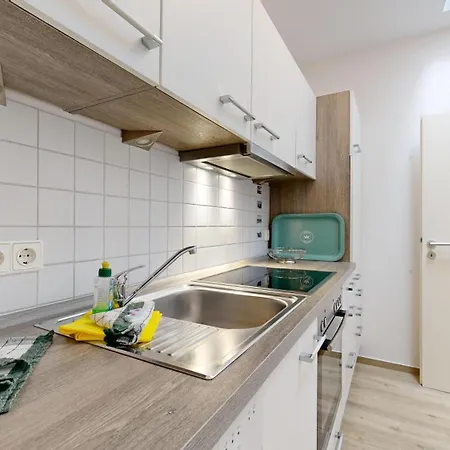 Apartment Strandnahe Mit Schwimmbad Im Haus, Liebeskind 80, Binz