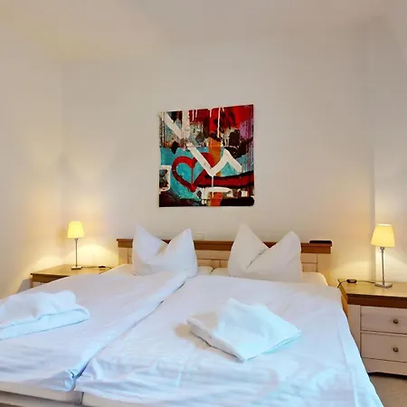 Strandnahe Mit Schwimmbad Im Haus, Liebeskind 80, Apartment