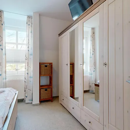 Strandnahe Mit Schwimmbad Im Haus, Liebeskind 80, דירה בינץ