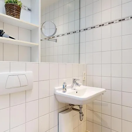 Strandnahe Mit Schwimmbad Im Haus, Liebeskind 80,