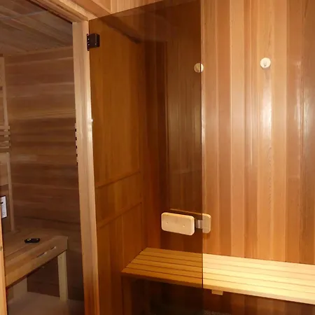 Strandnahe Mit Schwimmbad Im Haus, Liebeskind 80, Apartamento Binz