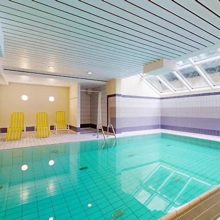 Strandnahe Mit Schwimmbad Im Haus, Liebeskind 80, 빈츠