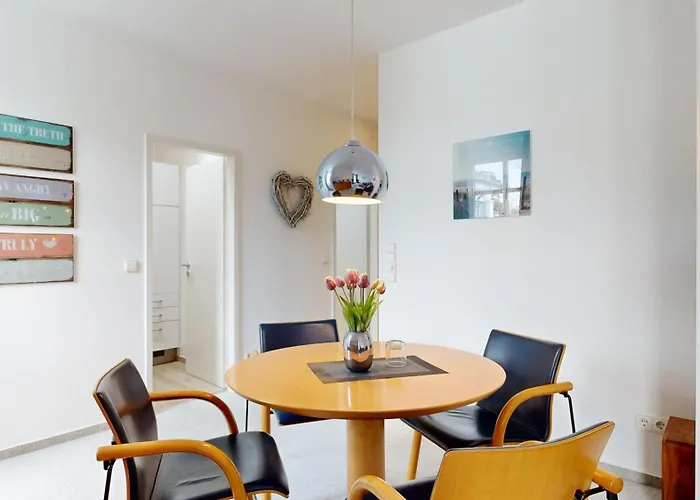 Strandnahe Mit Schwimmbad Im Haus, Liebeskind 80, Binz