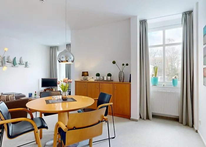 Strandnahe Mit Schwimmbad Im Haus, Liebeskind 80,