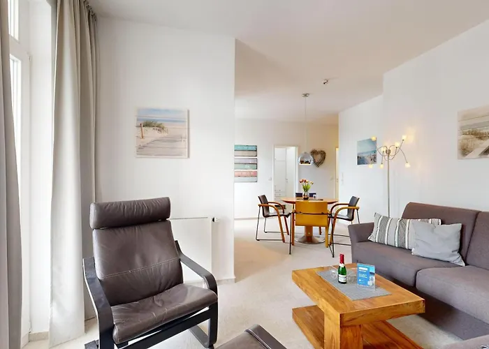 Strandnahe Mit Schwimmbad Im Haus, Liebeskind 80,