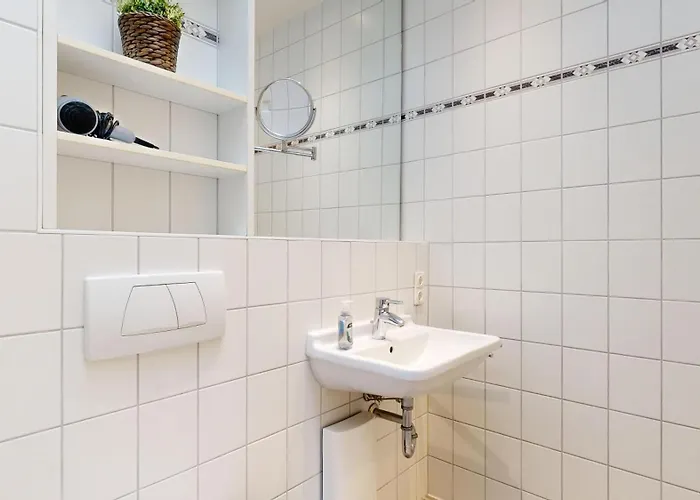 Strandnahe Mit Schwimmbad Im Haus, Liebeskind 80,