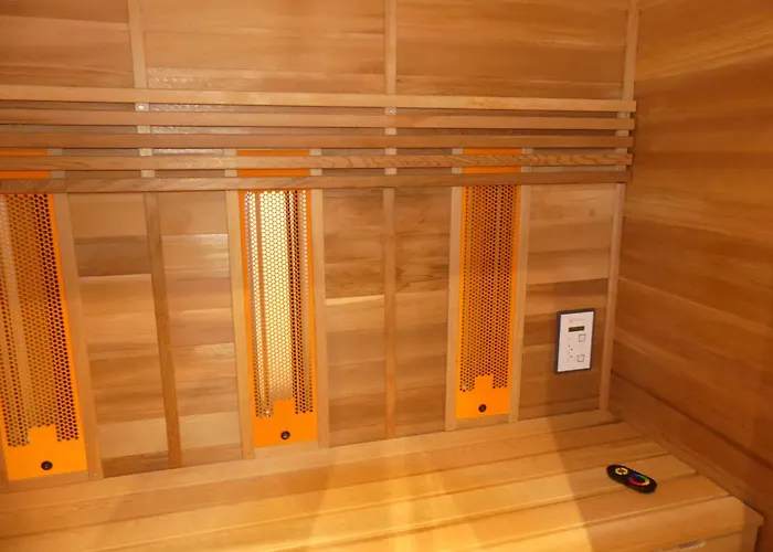 Strandnahe Mit Schwimmbad Im Haus, Liebeskind 80, Binz